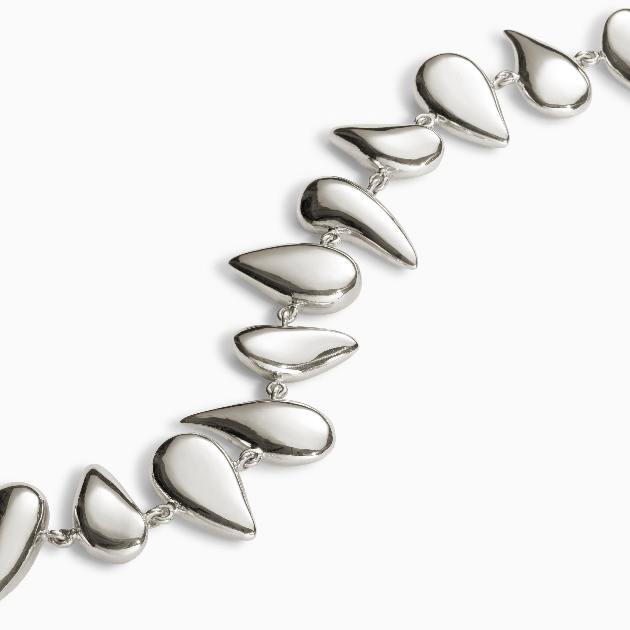 AGMES 0.925 Sterling Silver Flora Necklace.