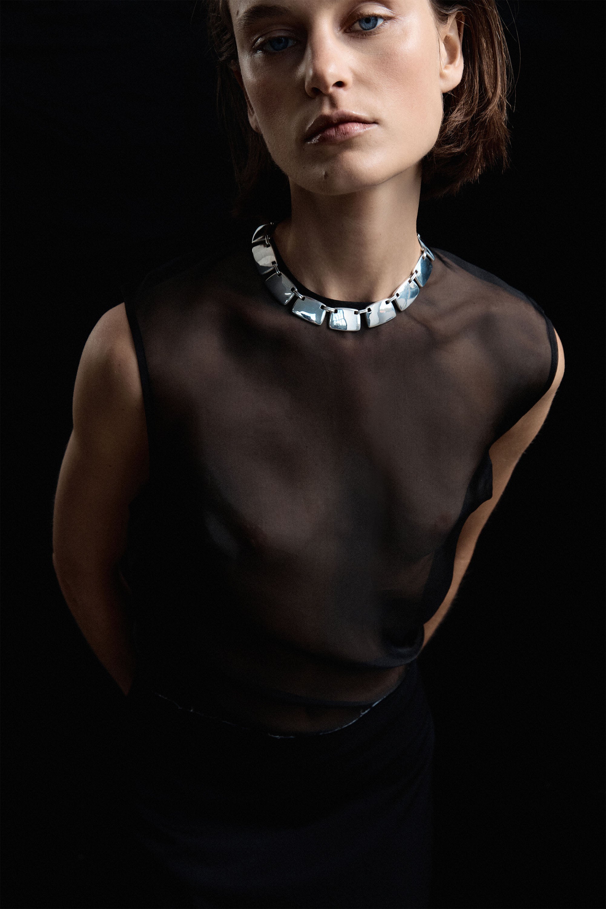 Woman wearing AGMES 0.925 Sterling Silver Grace Collar.