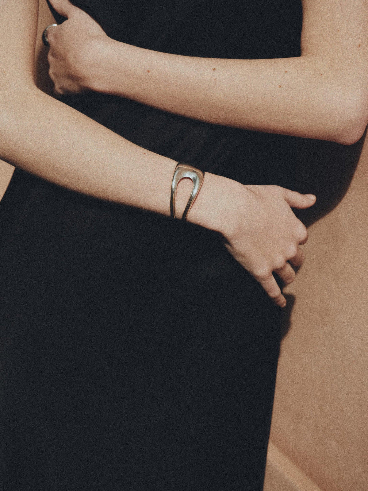 Person wearing AGMES .925 Sterling Silver Leona Cuff.