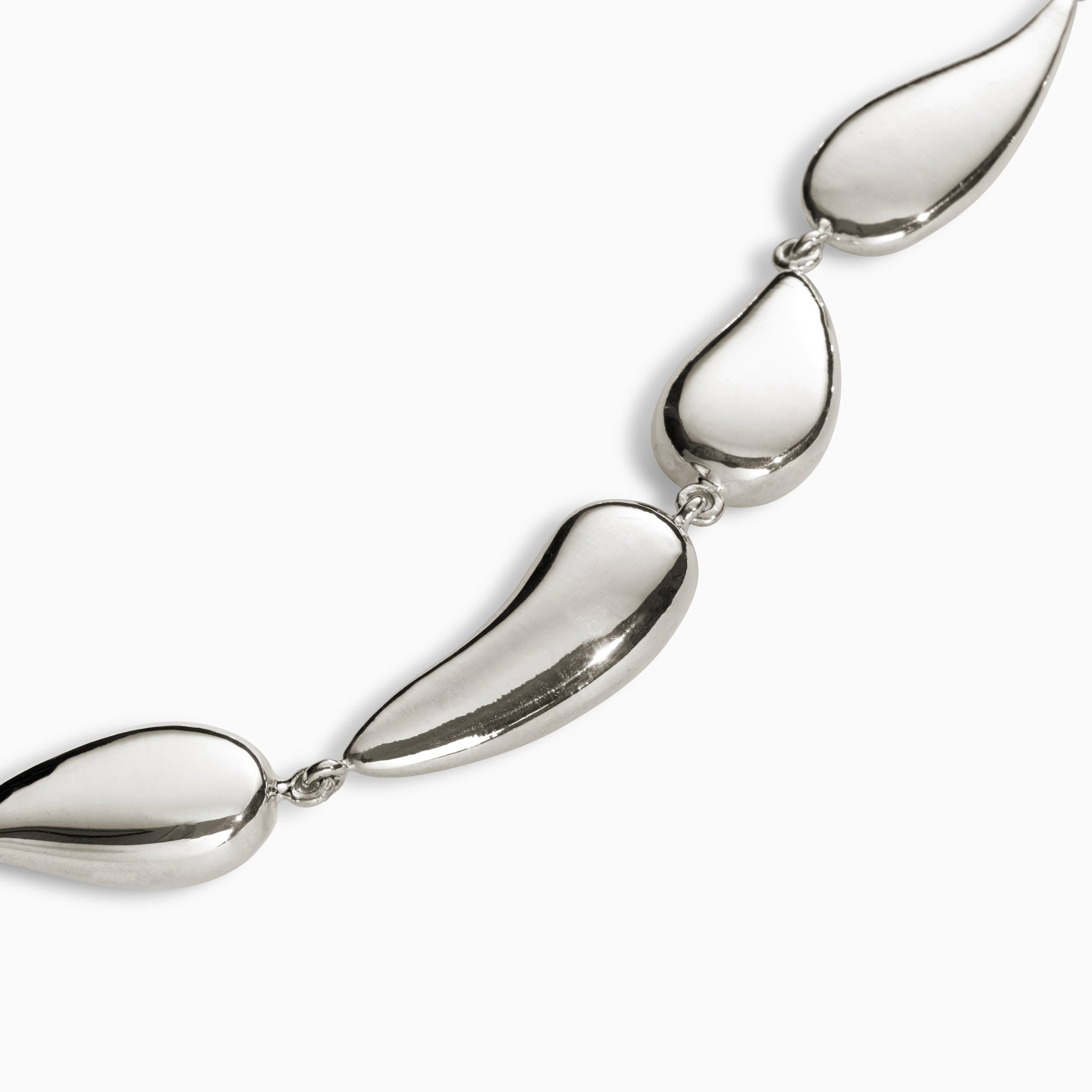 AGMES 0.925 Sterling Silver Ila Necklace.