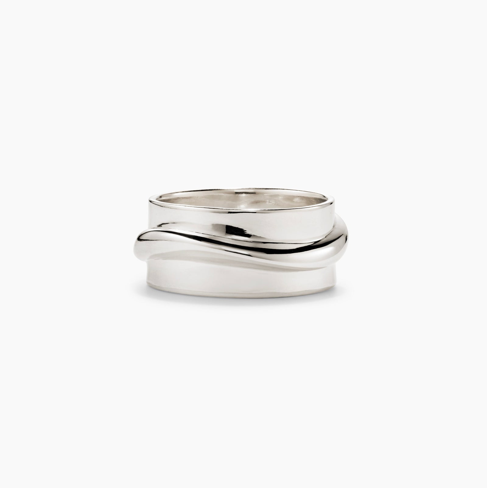 AGMES .925 sterling silver sculptural wavy Medium Arden Ring on white background.