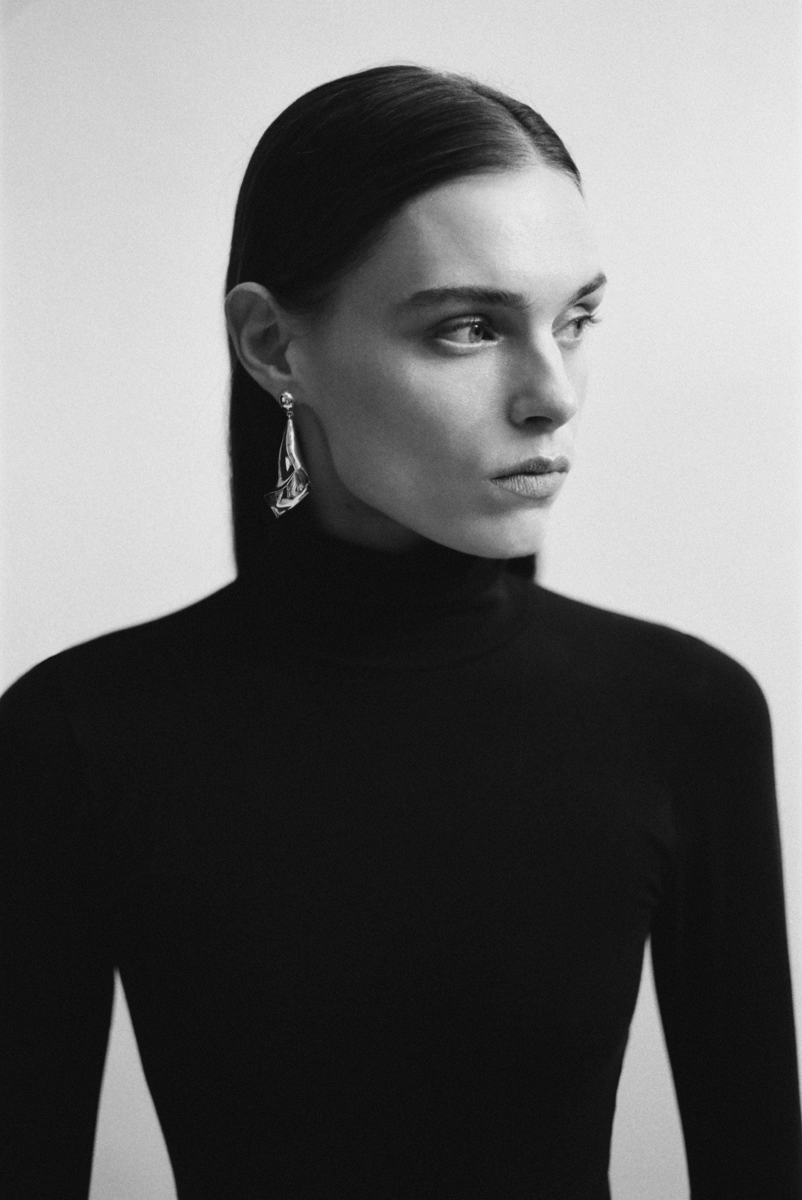 Medium Calla Earrings