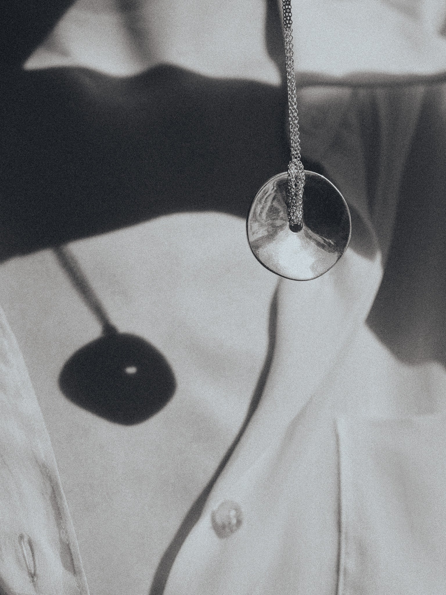 AGMES 0.925 Sterling Silver Cora Pendant on Double Chain. Round Pendant Necklace.