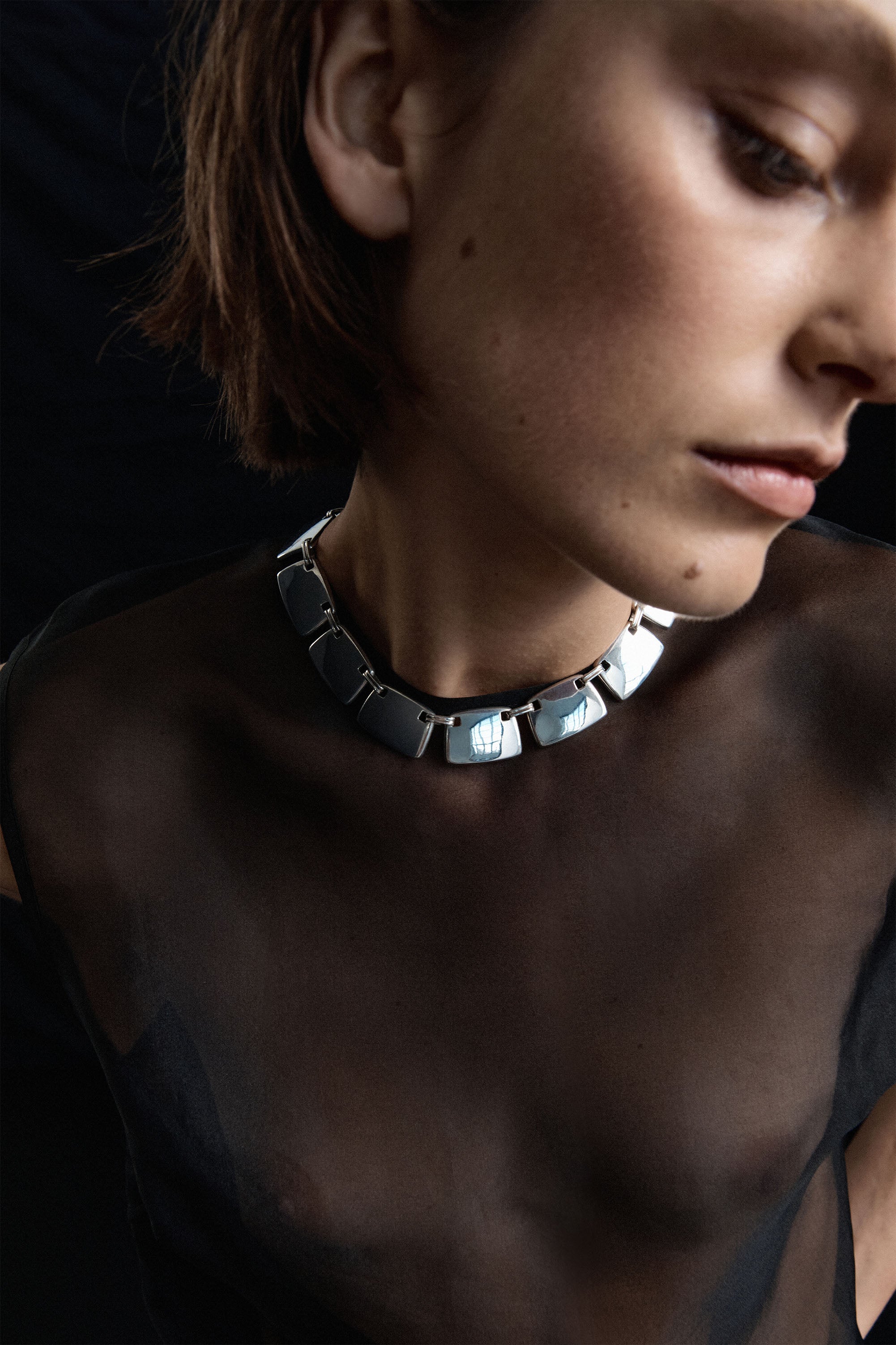 Woman wearing AGMES 0.925 Sterling Silver Grace Collar.