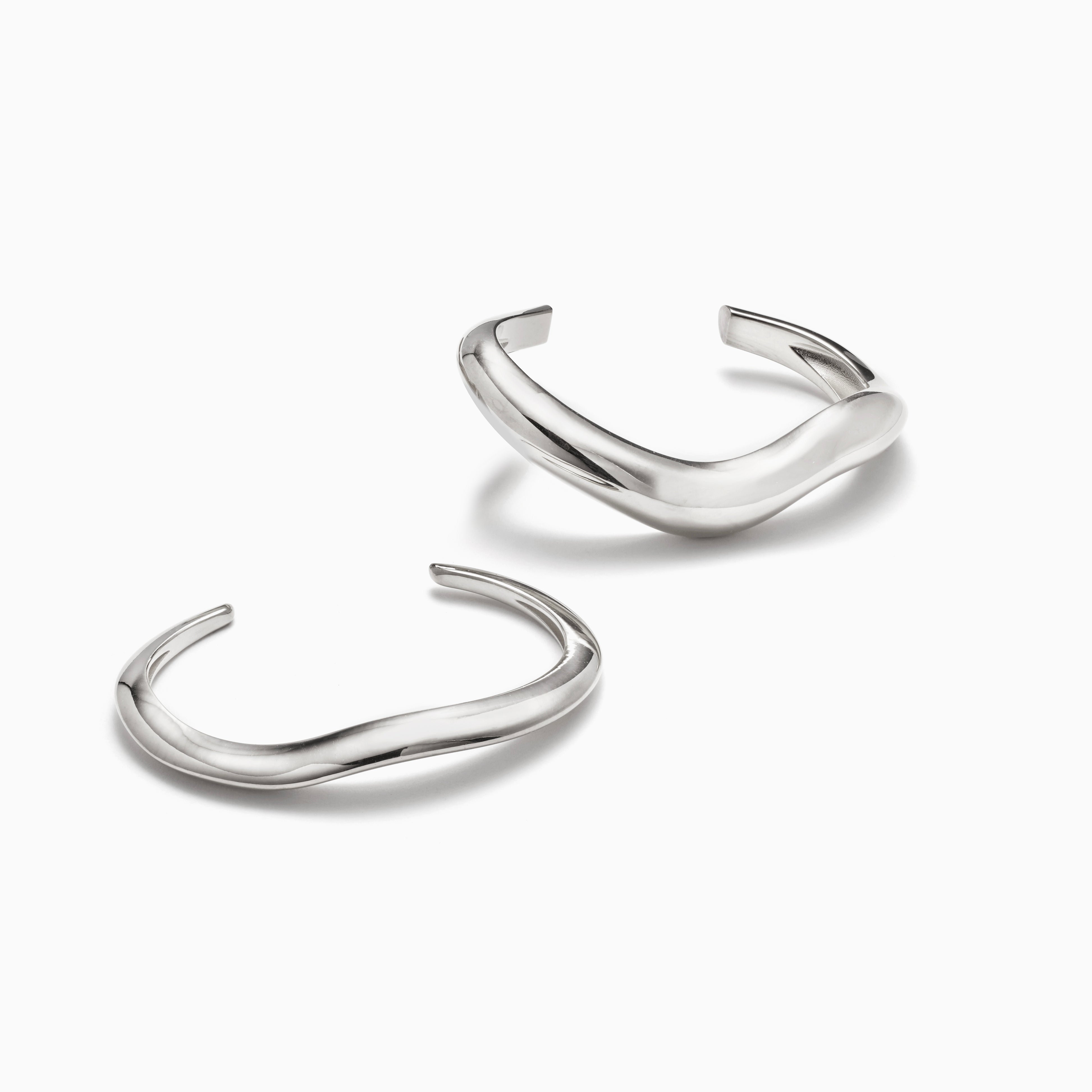 AGMES 0.925 sterling silver abstract small and medium Astrid cuff set on white background.