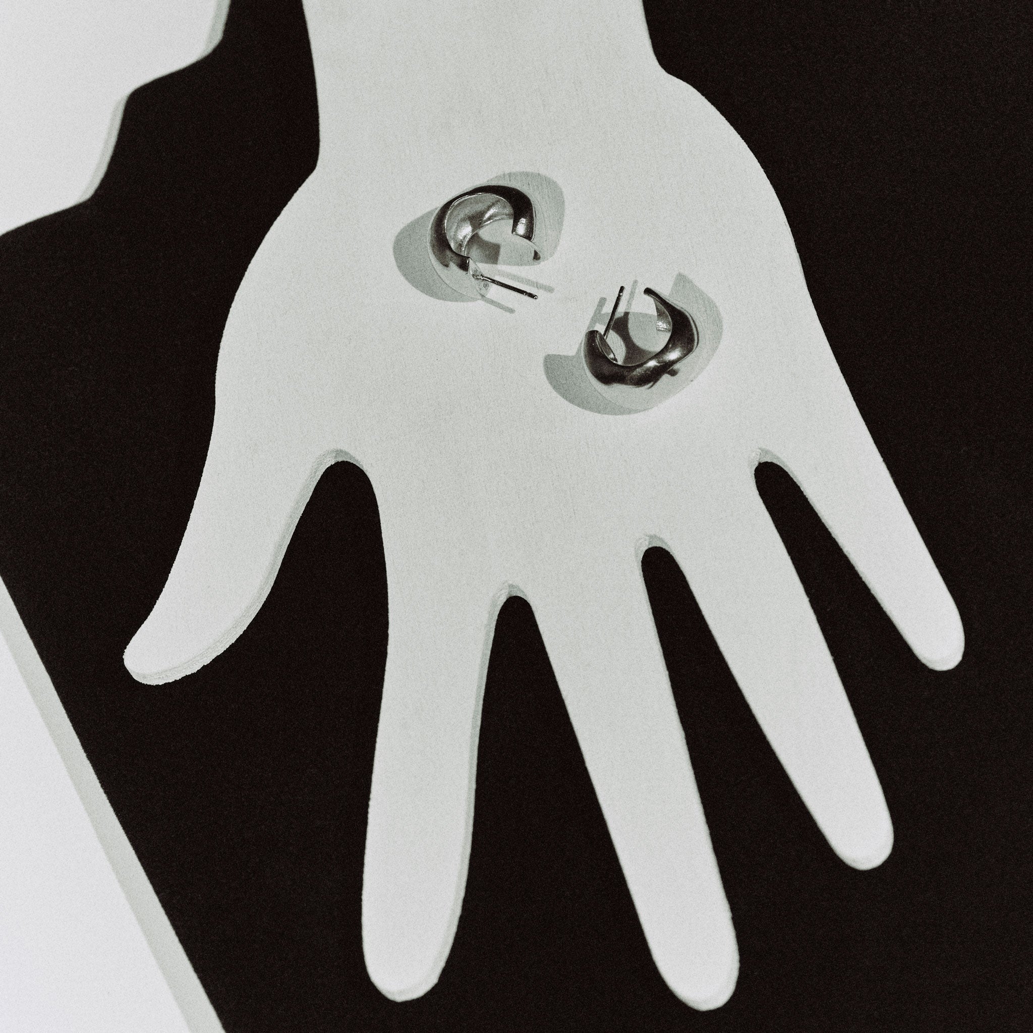 AGMES 0.925 sterling silver small hoop earrings.