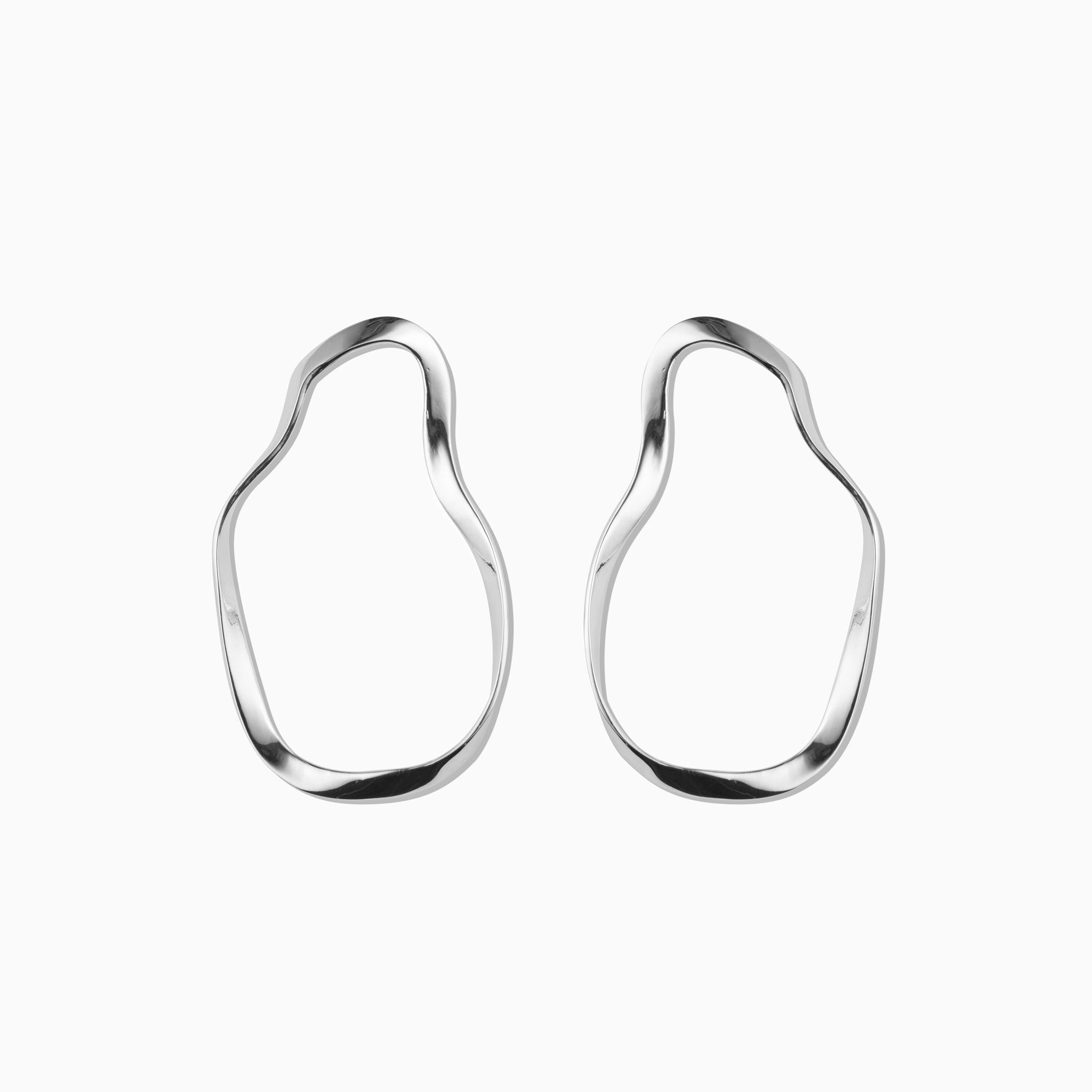 AGMES 0.925 sterling silver sculptural wavy round hoop earrings.