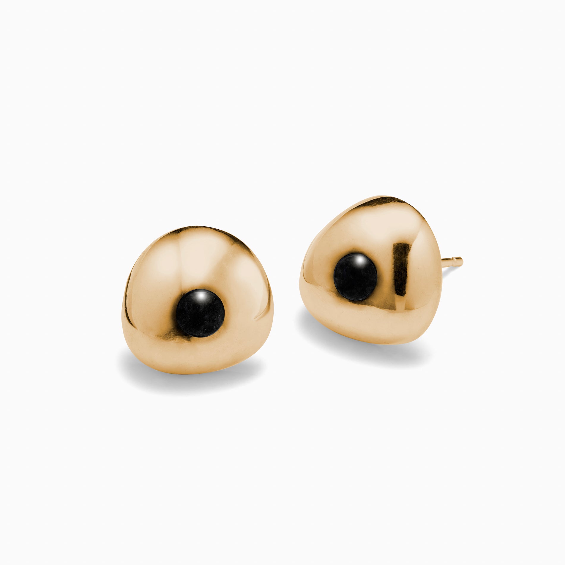 AGMES yellow gold vermeil stud earrings with onyx.