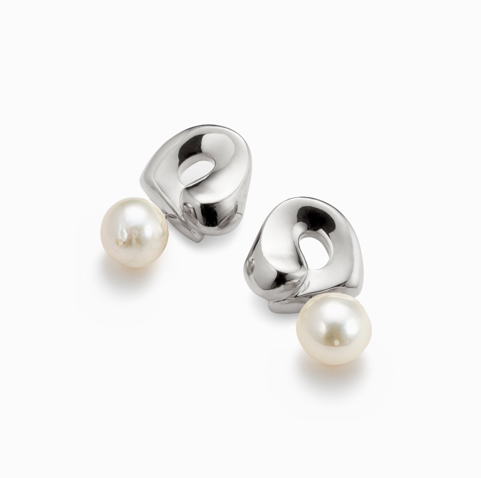 AGMES 0.925 sterling silver sculpted Gertrude pearl drop earrings. Simone Bodmer-Turner.
