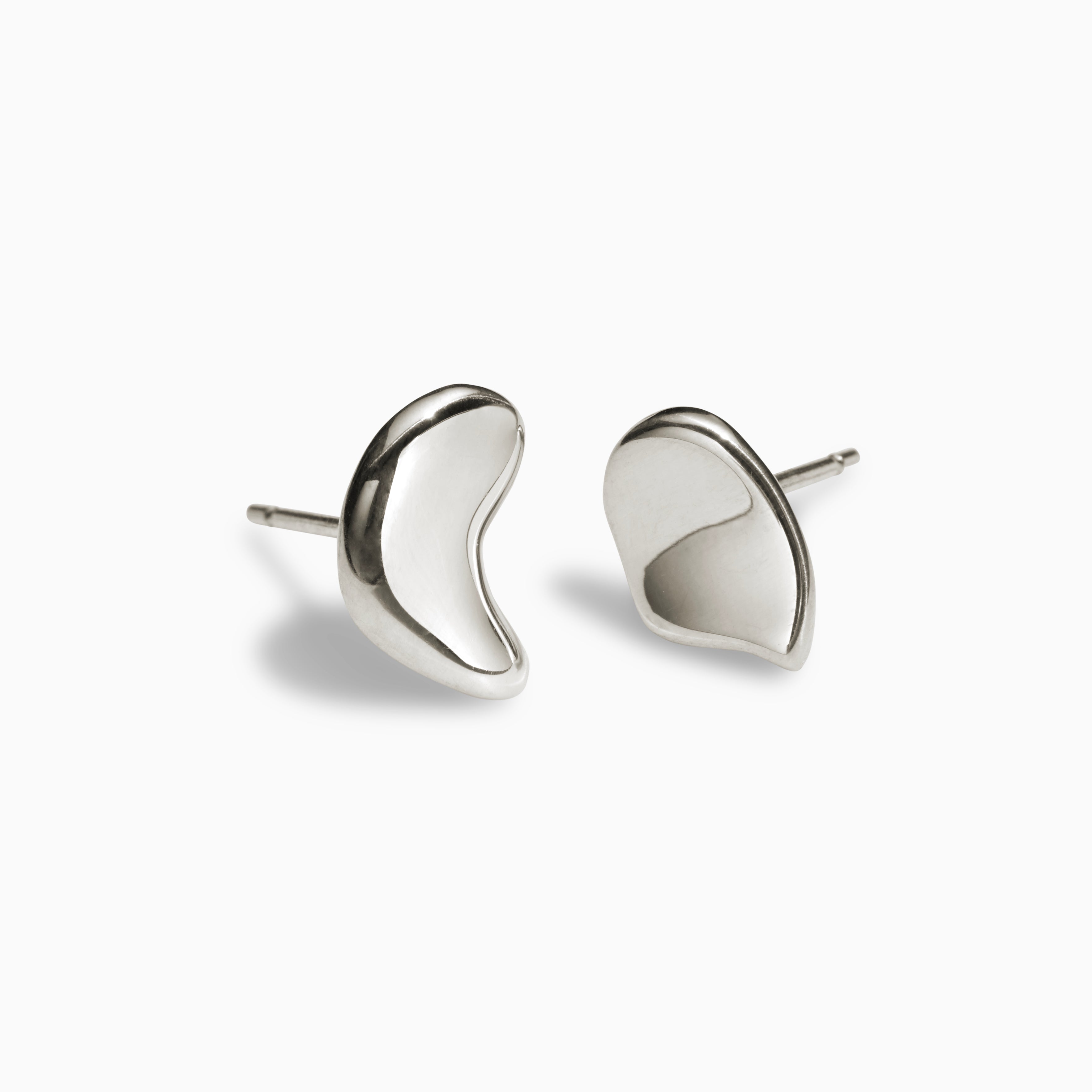AGMES 0.925 sterling silver stud heart shape earrings.