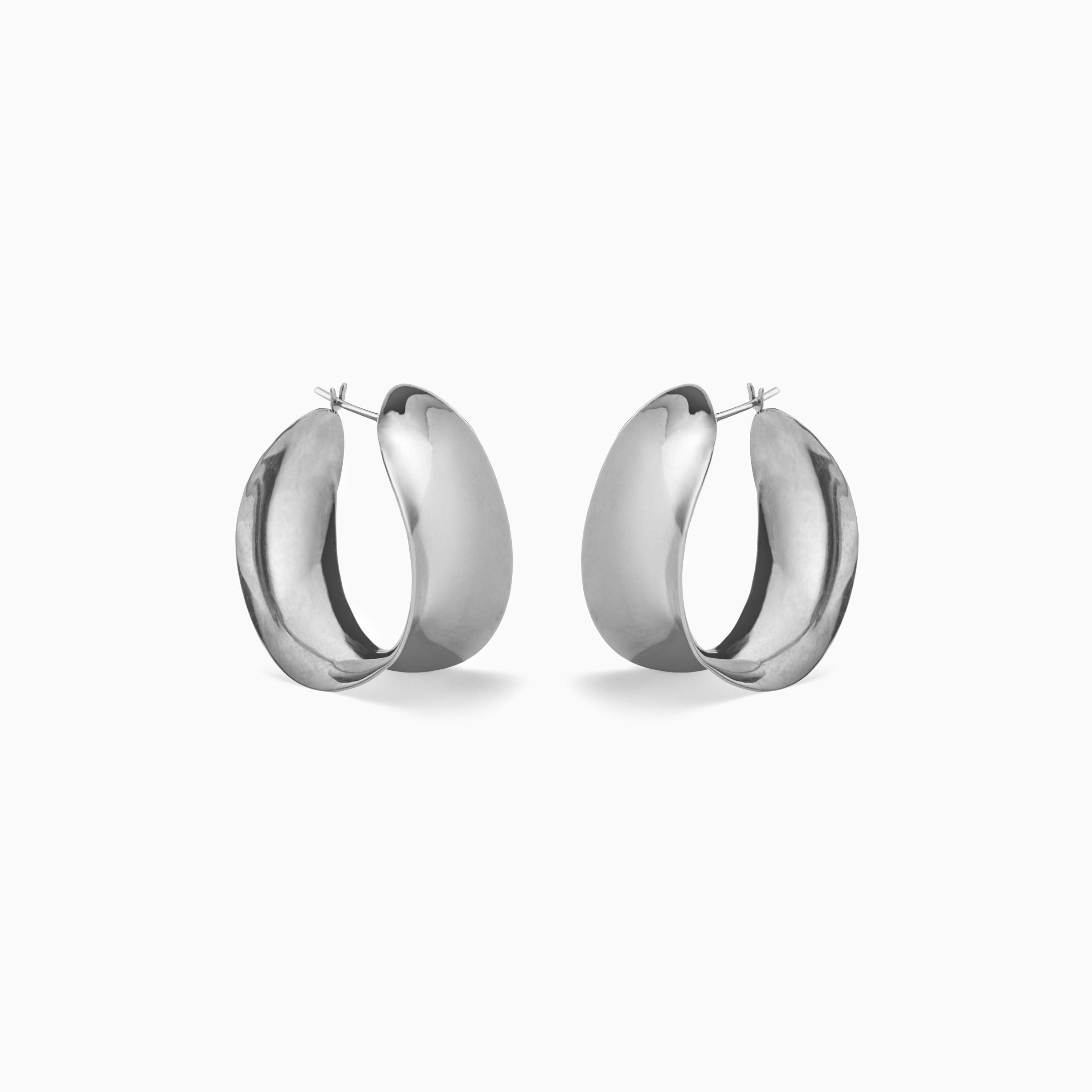 AGMES 0.925 sterling silver twist hoop earrings.