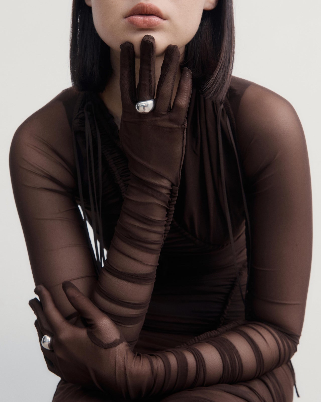 Woman wearing the AGMES .925 Sterling Silver Sienna Ring. 