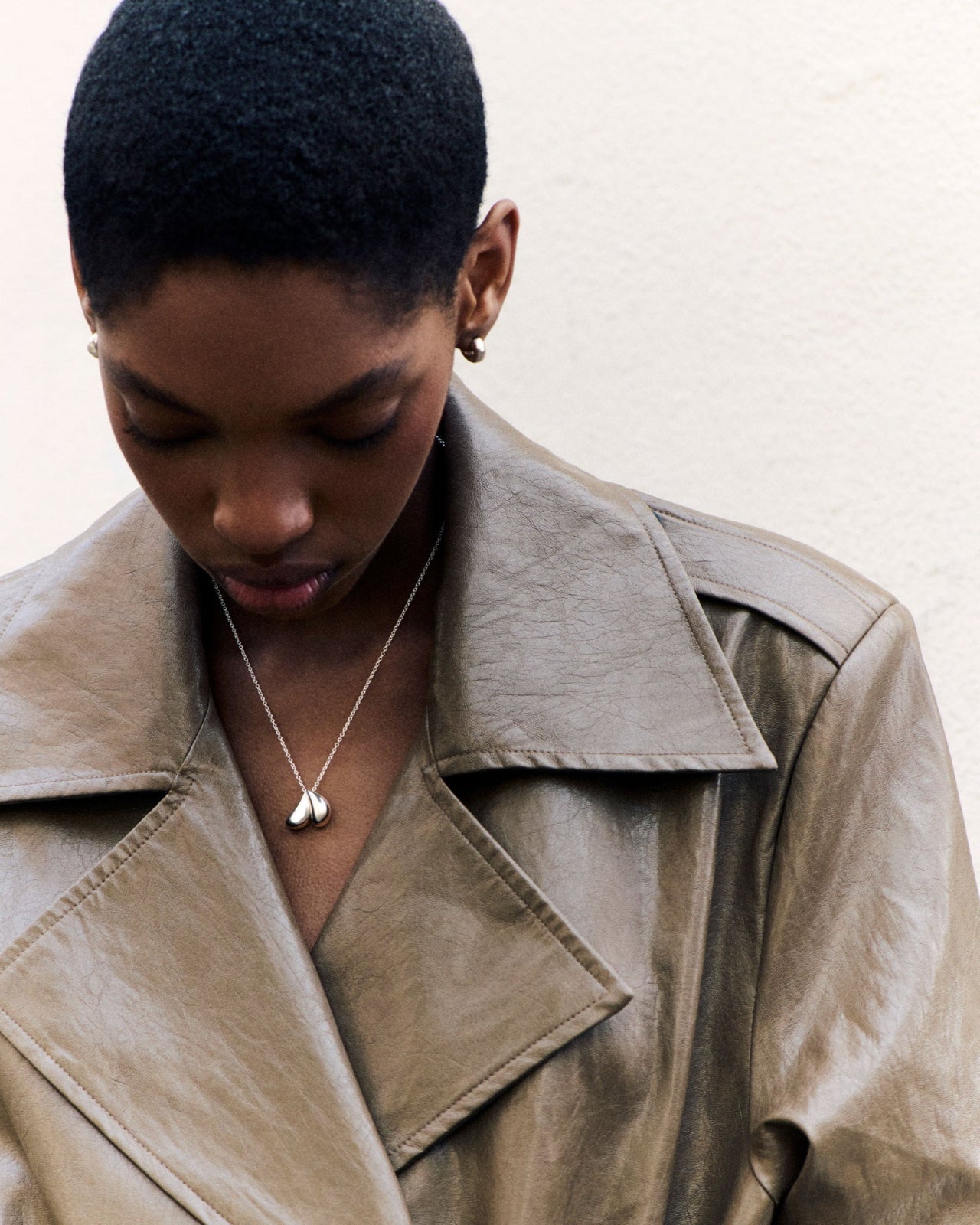 Model wearing AGMES .925 Sterling Silver Lilla Necklace