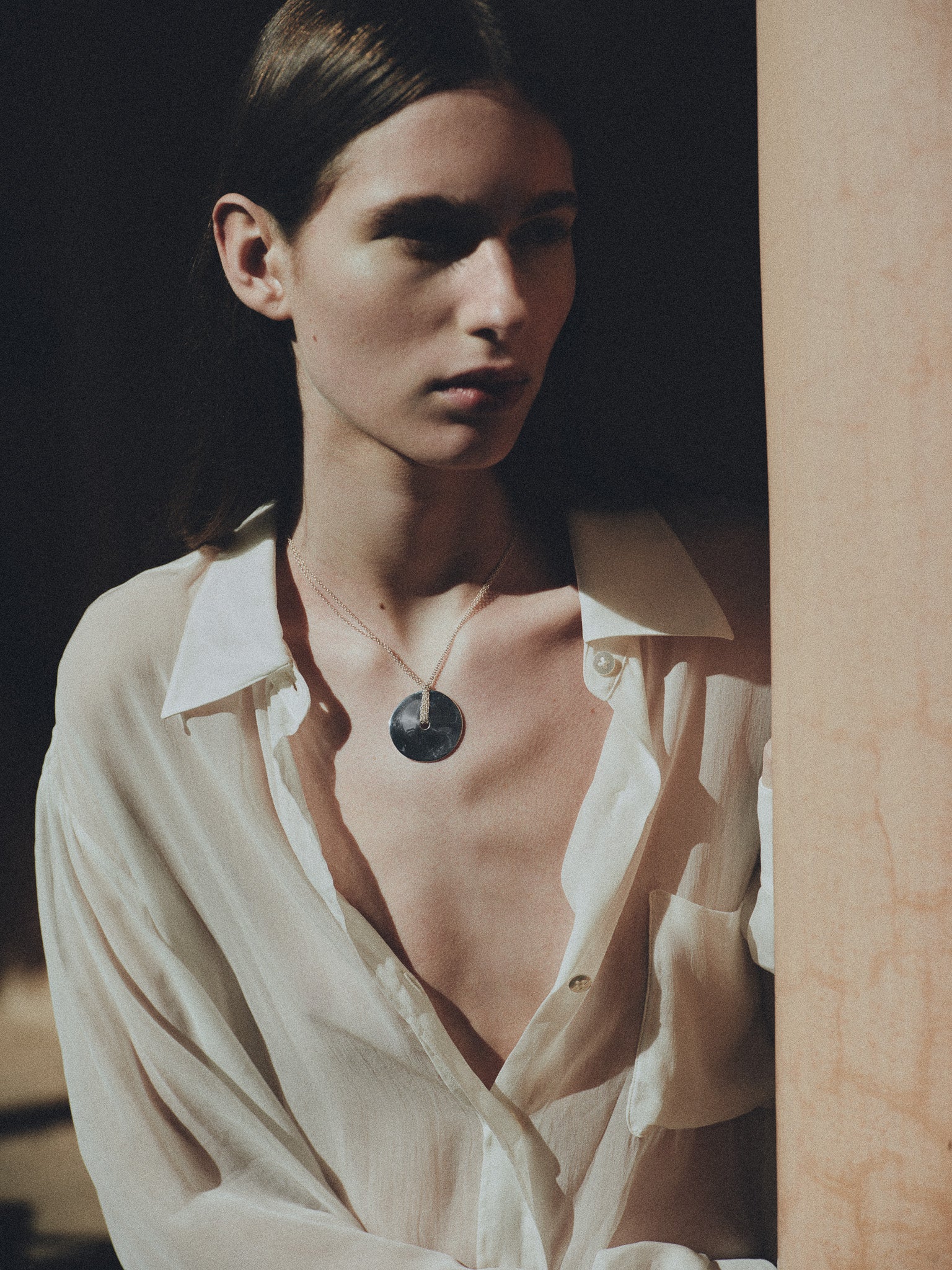 AGMES 0.925 Sterling Silver Cora Pendant on Double Chain. Round Pendant Necklace. 