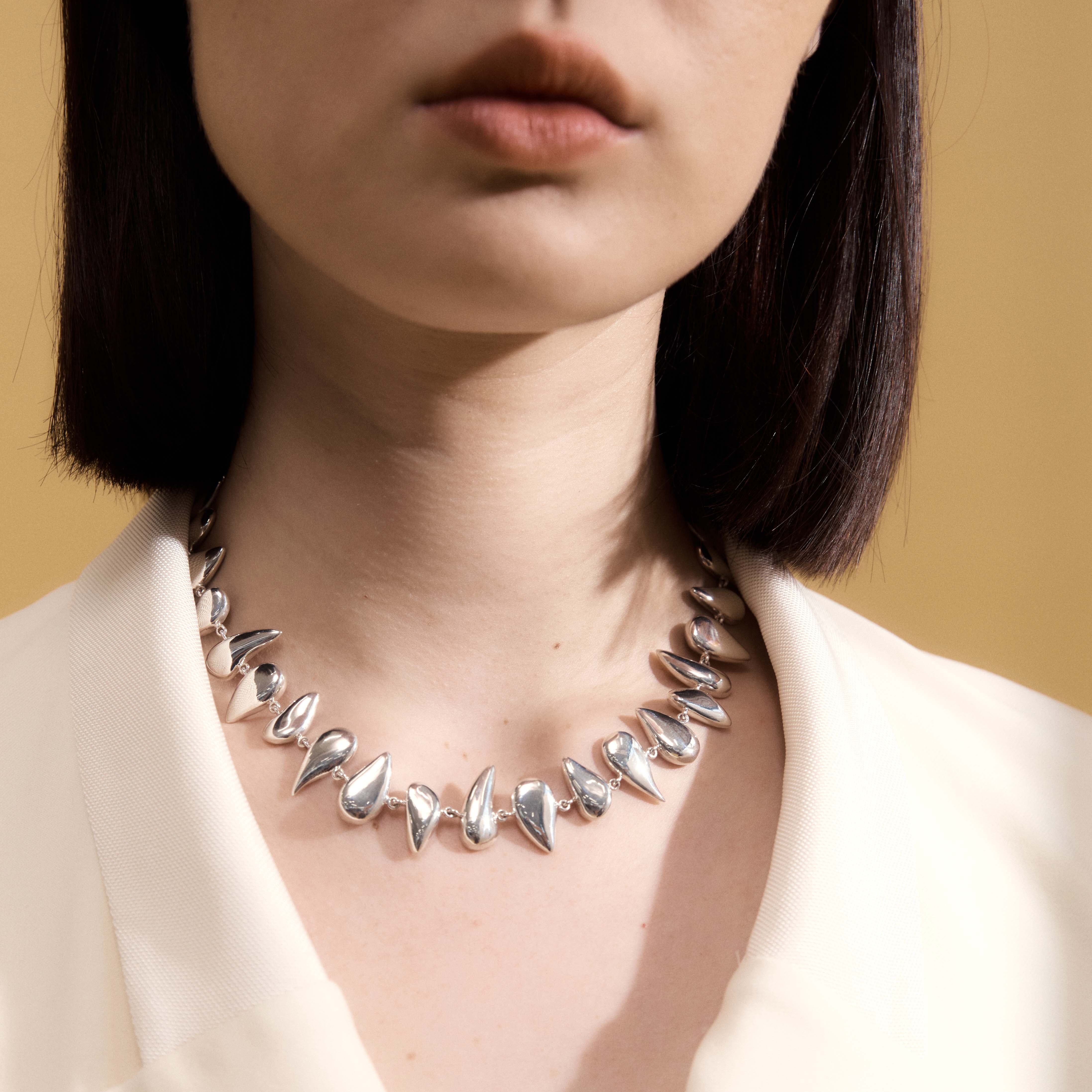 AGMES 0.925 Sterling Silver Flora Necklace. 