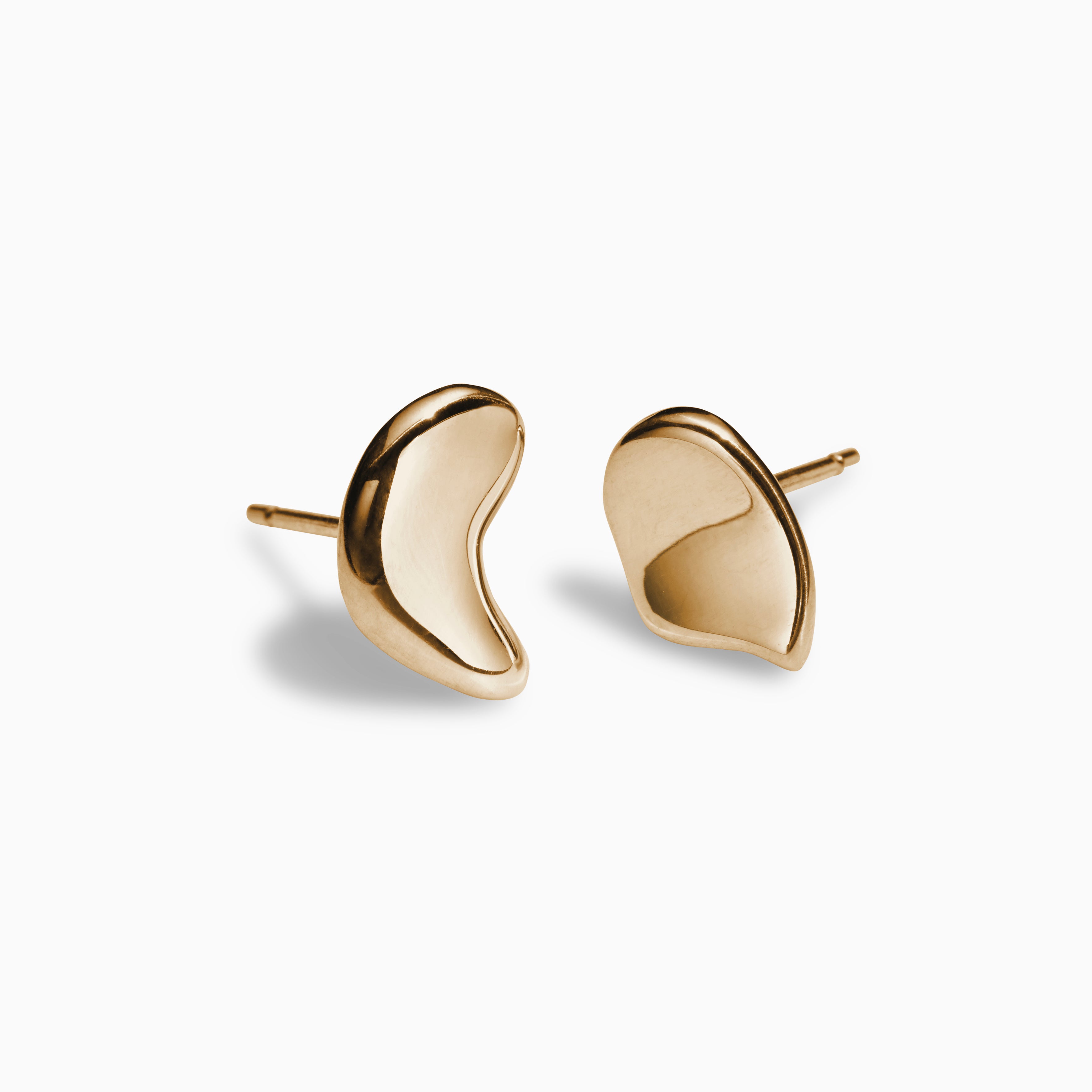 AGMES yellow gold vermeil stud heart shape earrings.
