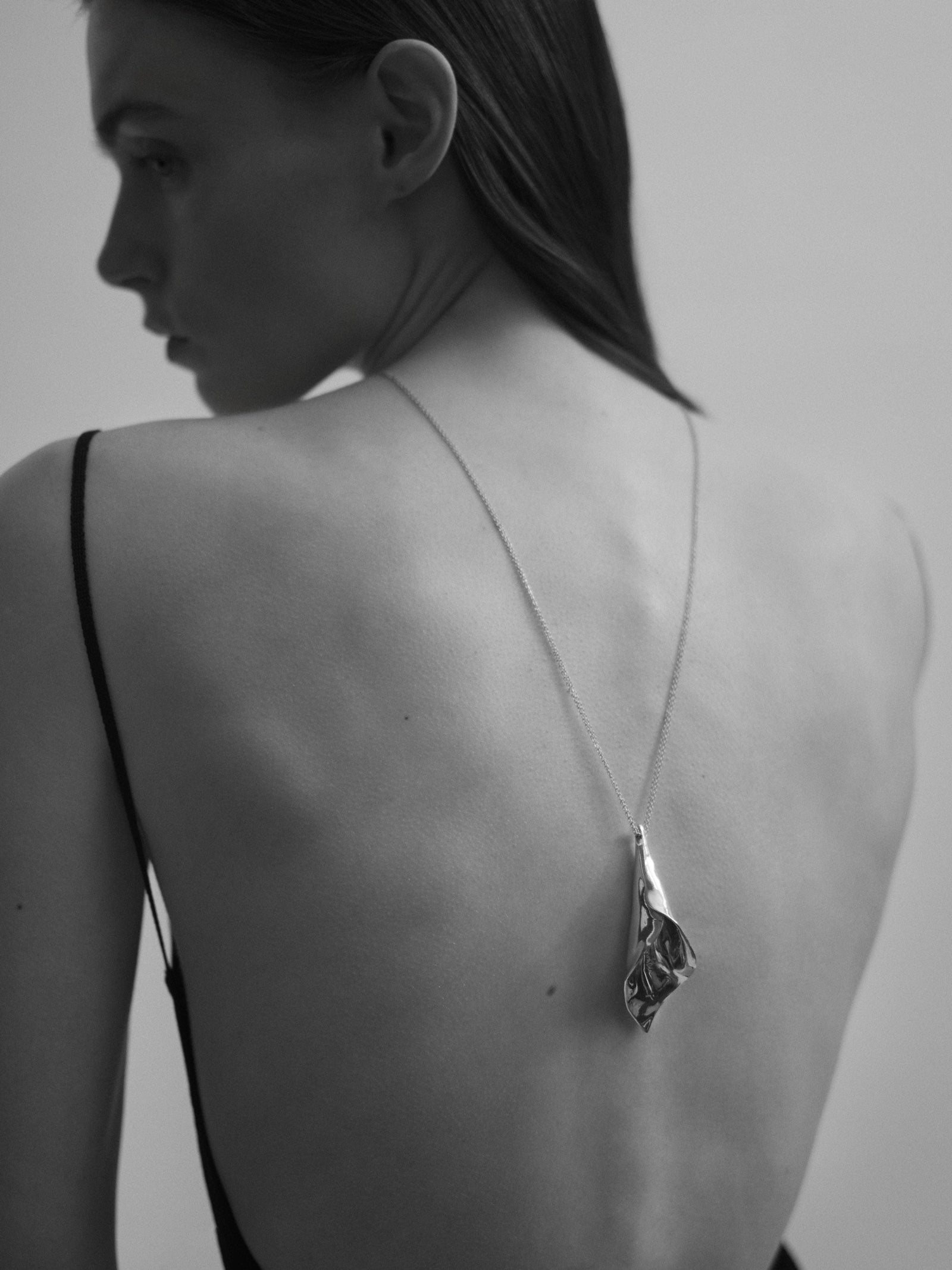 Calla Pendant