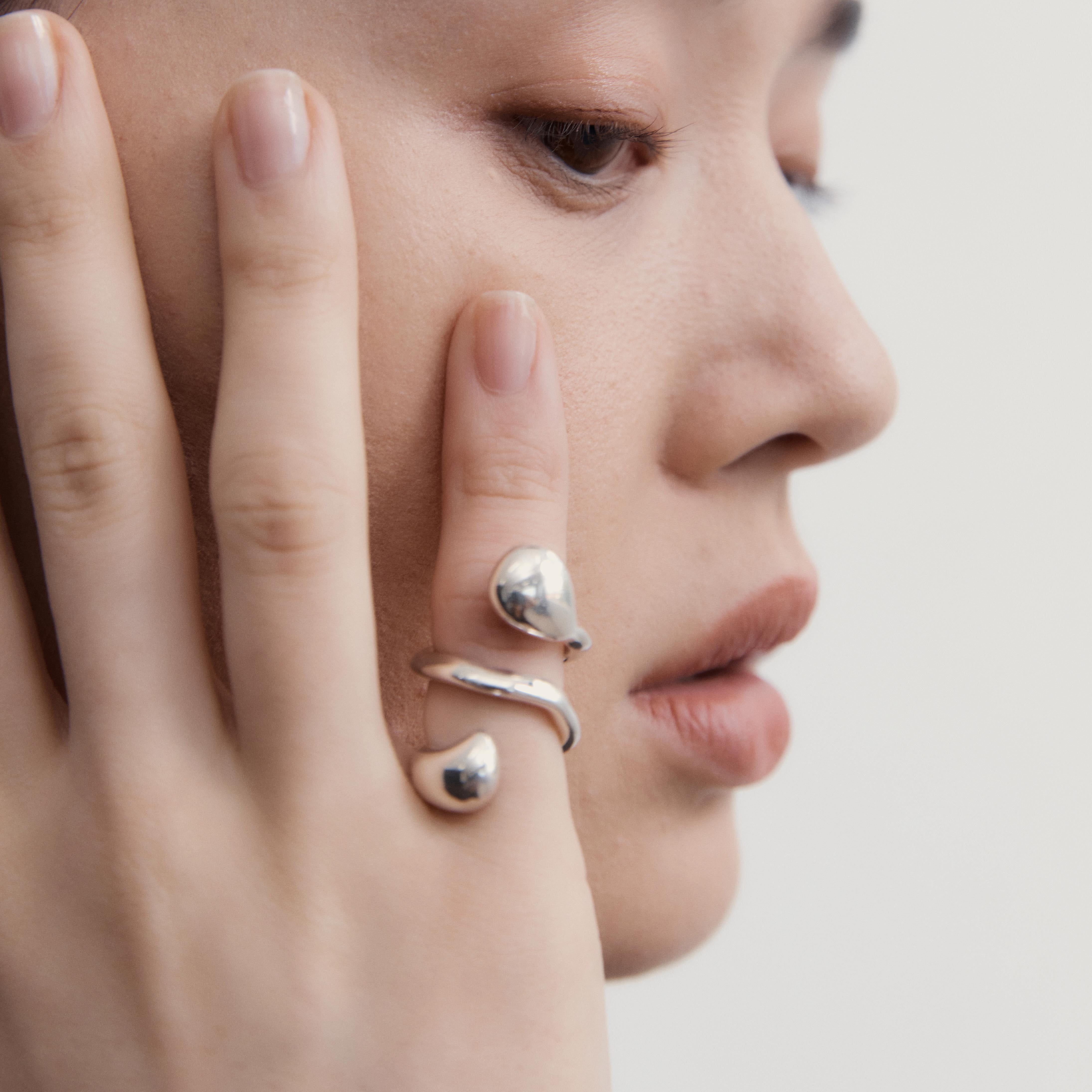 AGMES .925 Sterling Silver Dual Flora Ring. 