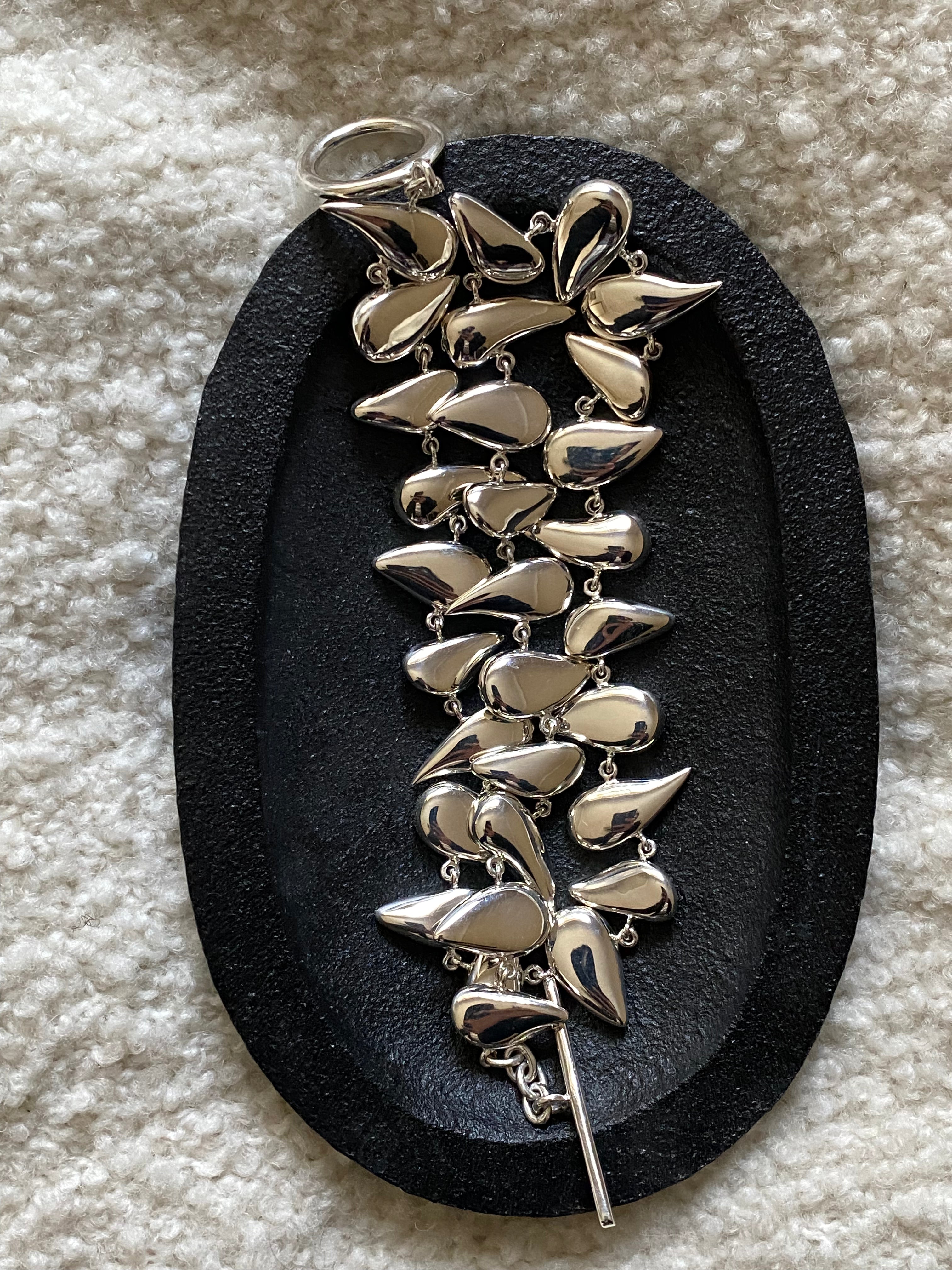 AGMES 0.925 Sterling Silver Flora Necklace. 