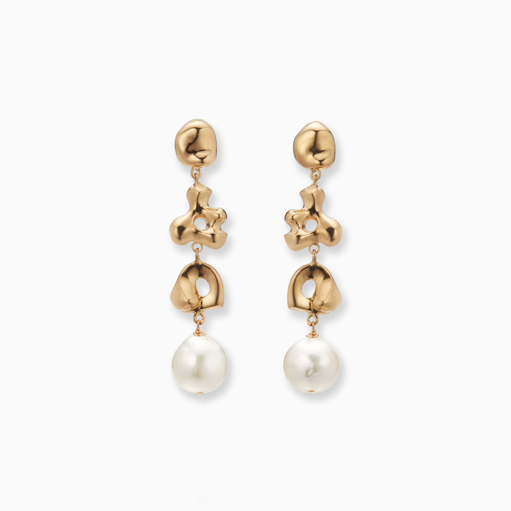 AGMES Diane earring 18k Gold Vermeil with a freshwater pearl.