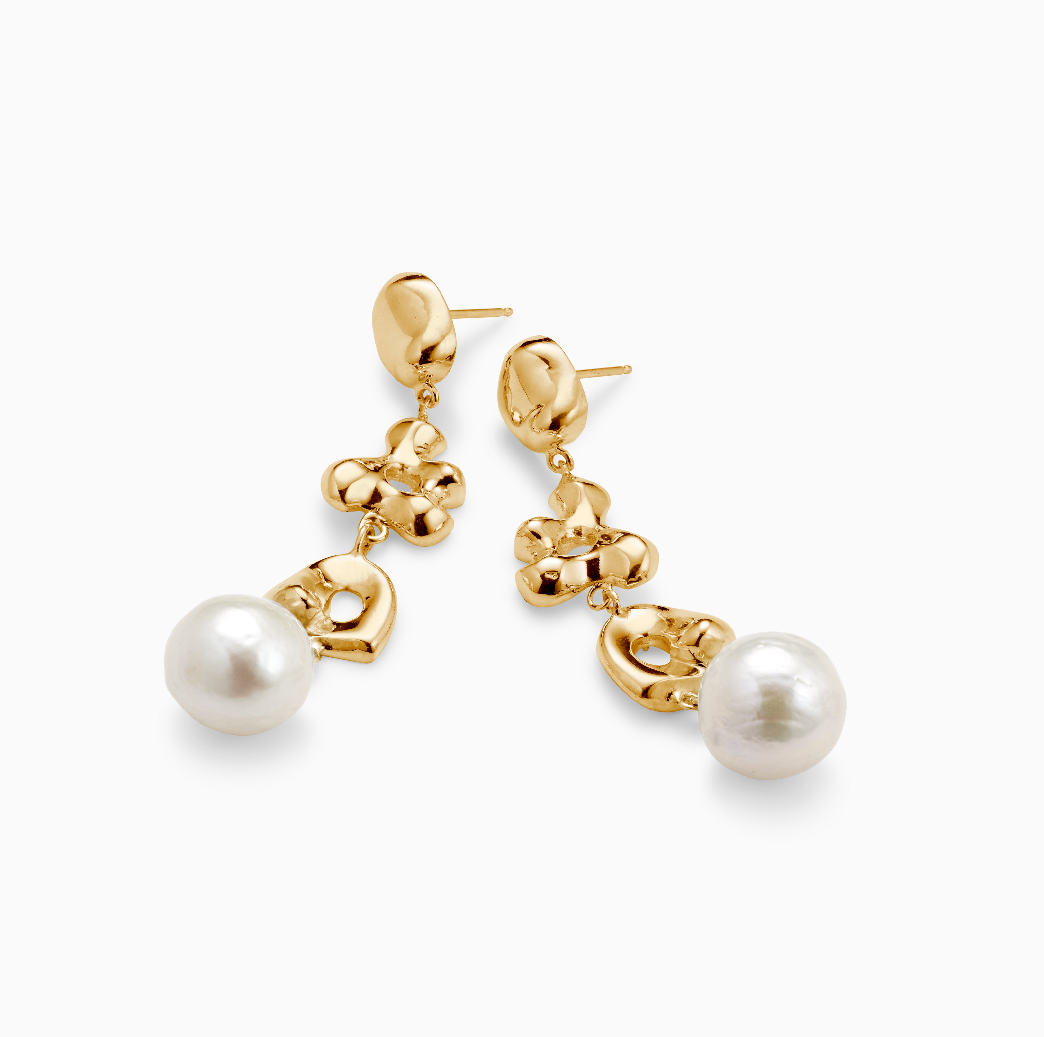 AGMES Diane earring 18k Gold Vermeil with a freshwater pearl.