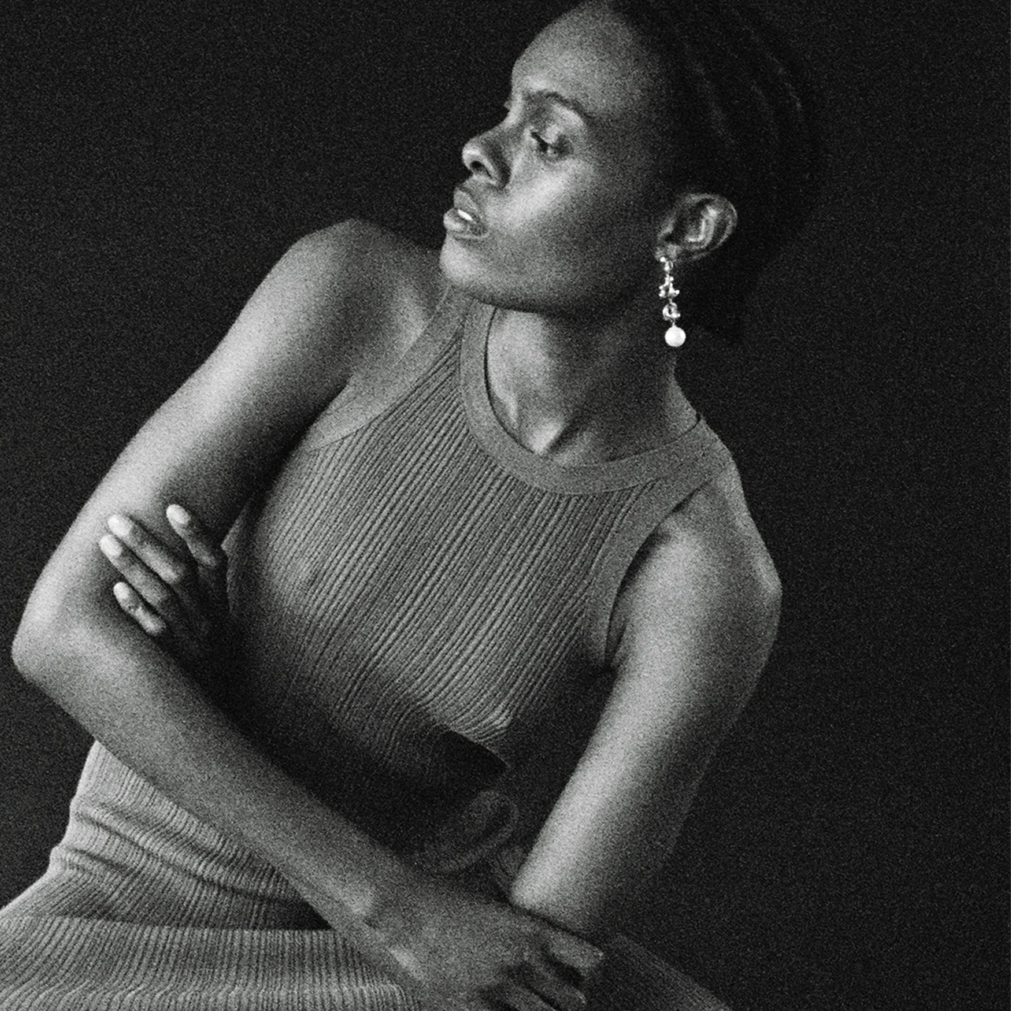 AGMES Diane earring sterling silver with a freshwater pearl.