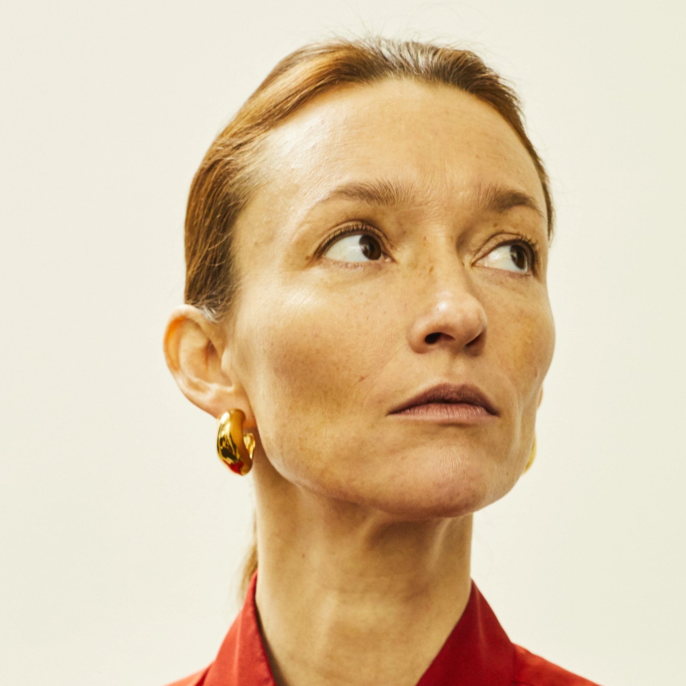 AGMES 18k gold vermeil medium hoop earrings.